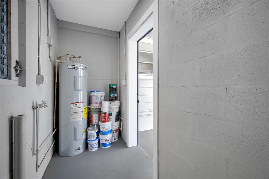 For Sale: $254,500 (3 beds, 1 baths, 1044 Square Feet)