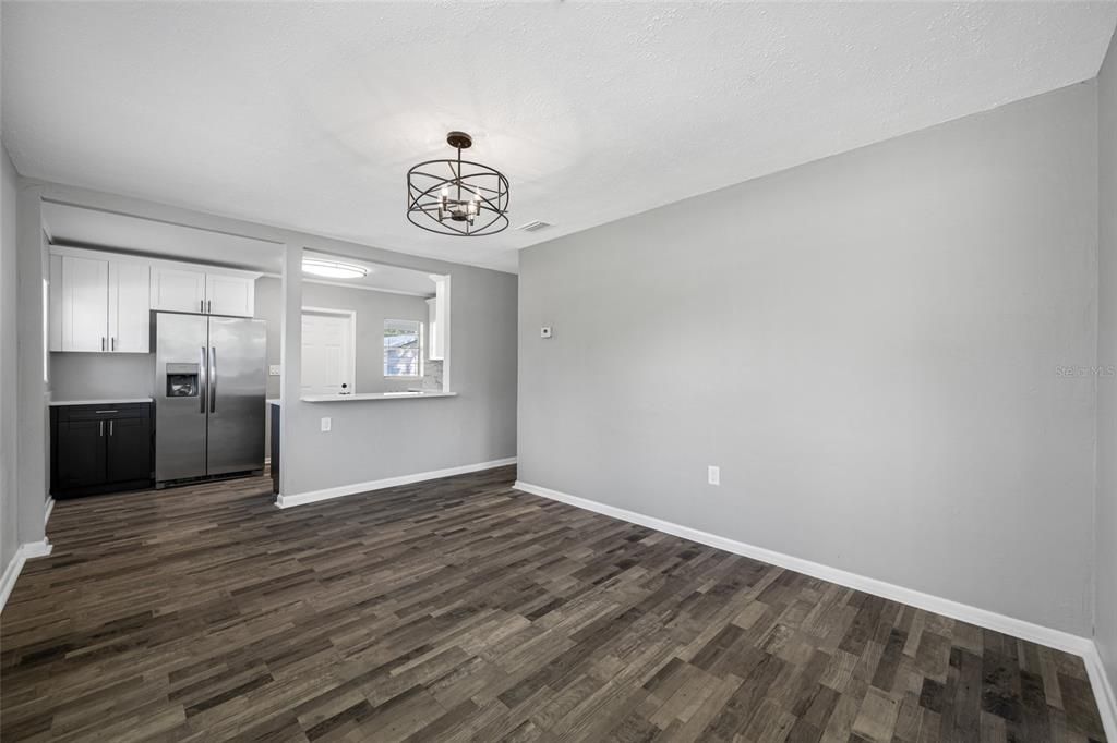 For Sale: $254,500 (3 beds, 1 baths, 1044 Square Feet)