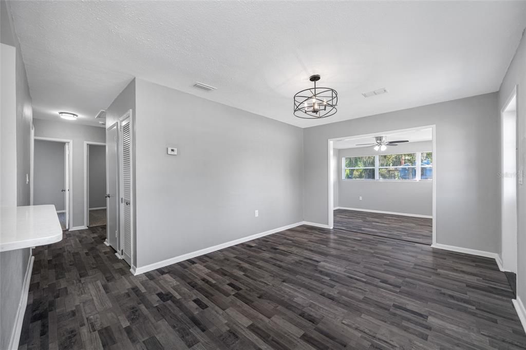 For Sale: $254,500 (3 beds, 1 baths, 1044 Square Feet)