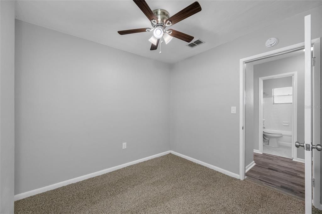 For Sale: $254,500 (3 beds, 1 baths, 1044 Square Feet)