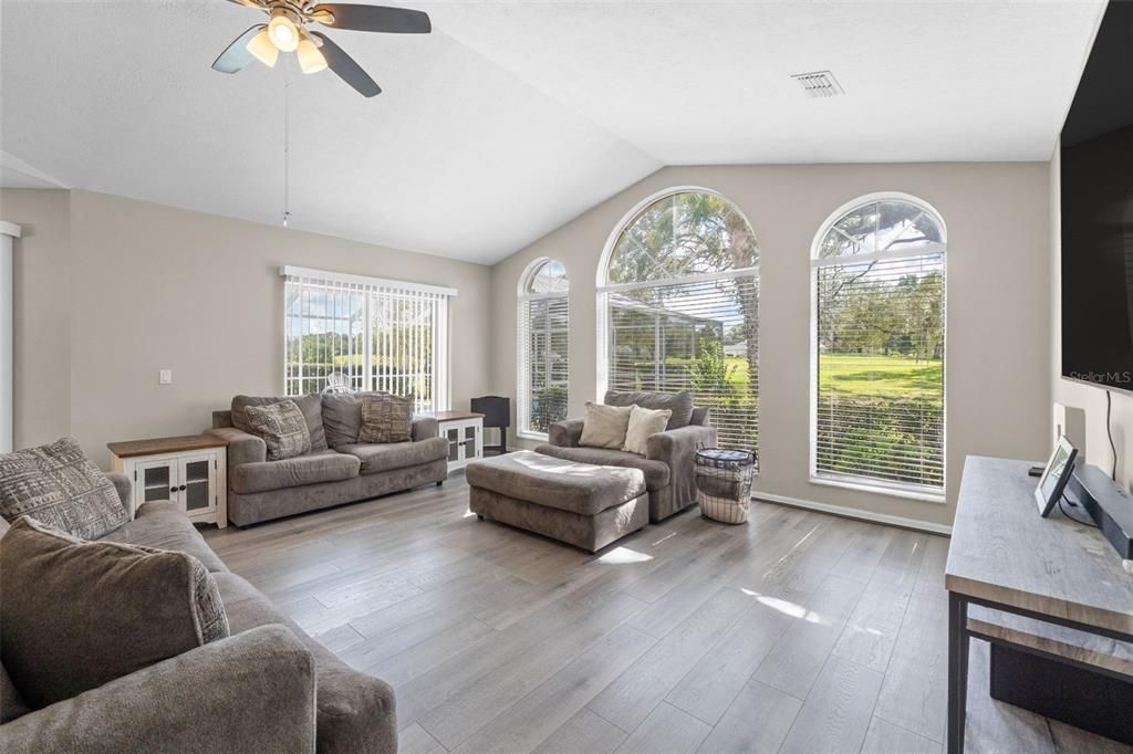 En Venta: $339,900 (3 camas, 2 baños, 1754 Pies cuadrados)