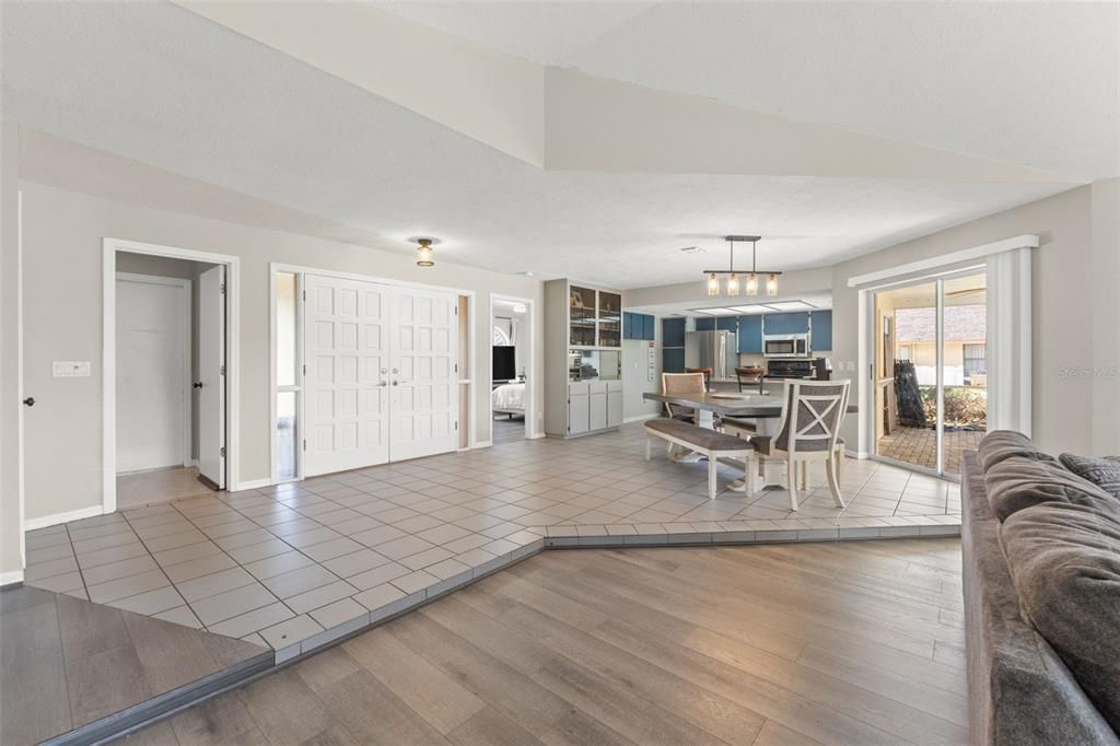 En Venta: $339,900 (3 camas, 2 baños, 1754 Pies cuadrados)