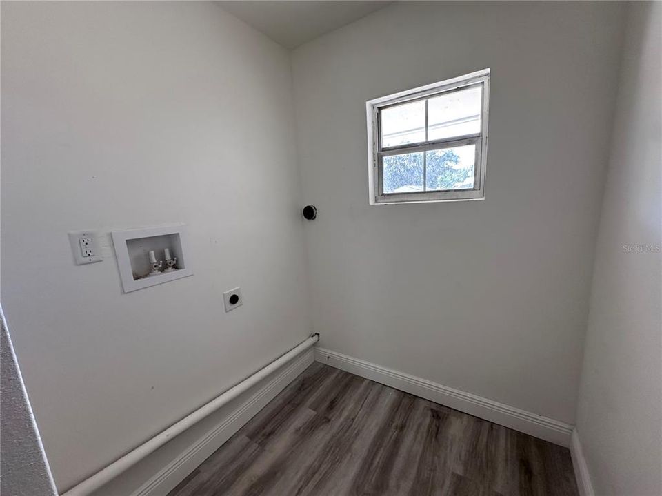 For Sale: $500,000 (3 beds, 1 baths, 1502 Square Feet)