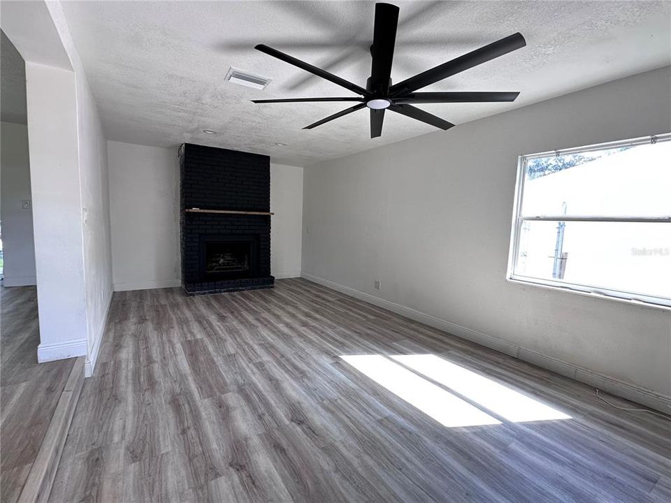 For Sale: $500,000 (3 beds, 1 baths, 1502 Square Feet)