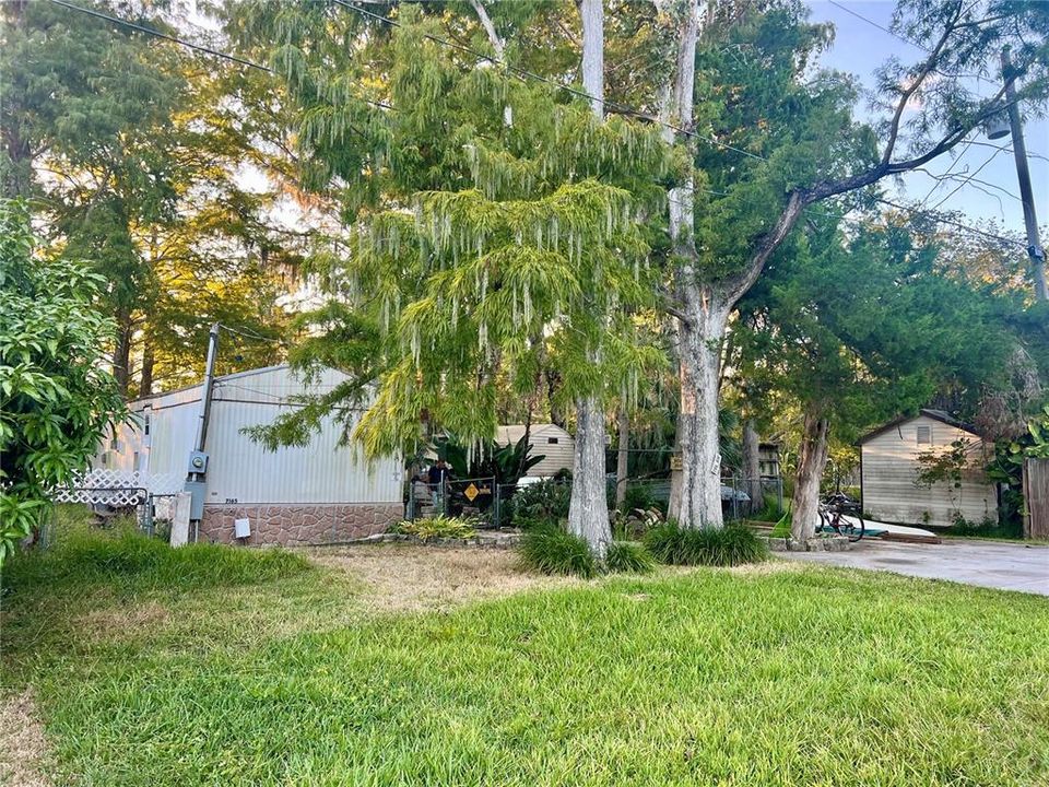 For Sale: $199,500 (2 beds, 2 baths, 672 Square Feet)