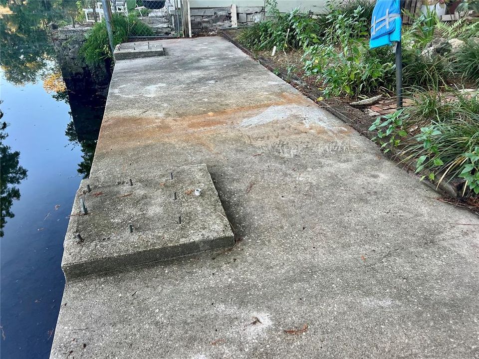 For Sale: $199,500 (2 beds, 2 baths, 672 Square Feet)