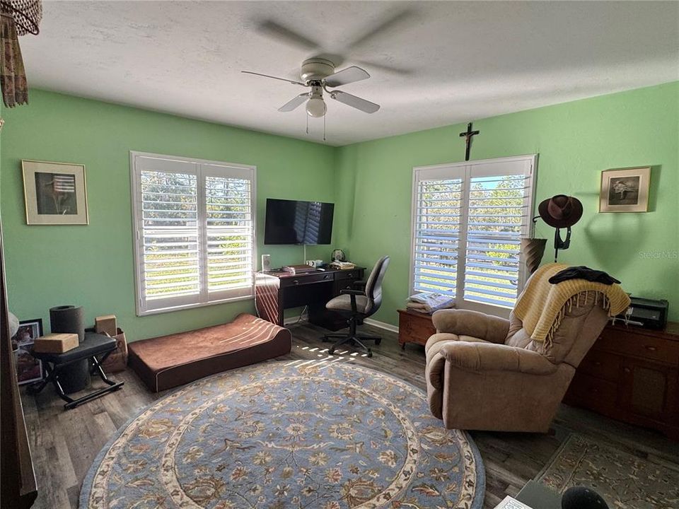 Activo con contrato: $674,900 (3 camas, 2 baños, 2082 Pies cuadrados)