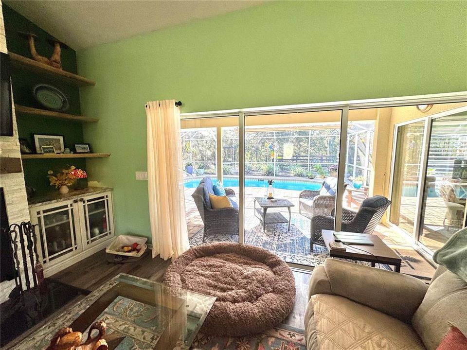 Activo con contrato: $674,900 (3 camas, 2 baños, 2082 Pies cuadrados)