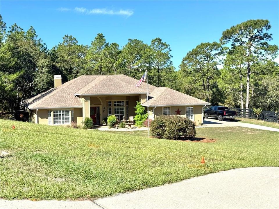 Activo con contrato: $674,900 (3 camas, 2 baños, 2082 Pies cuadrados)