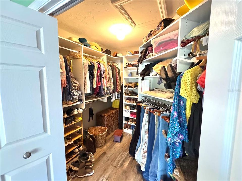 Activo con contrato: $674,900 (3 camas, 2 baños, 2082 Pies cuadrados)