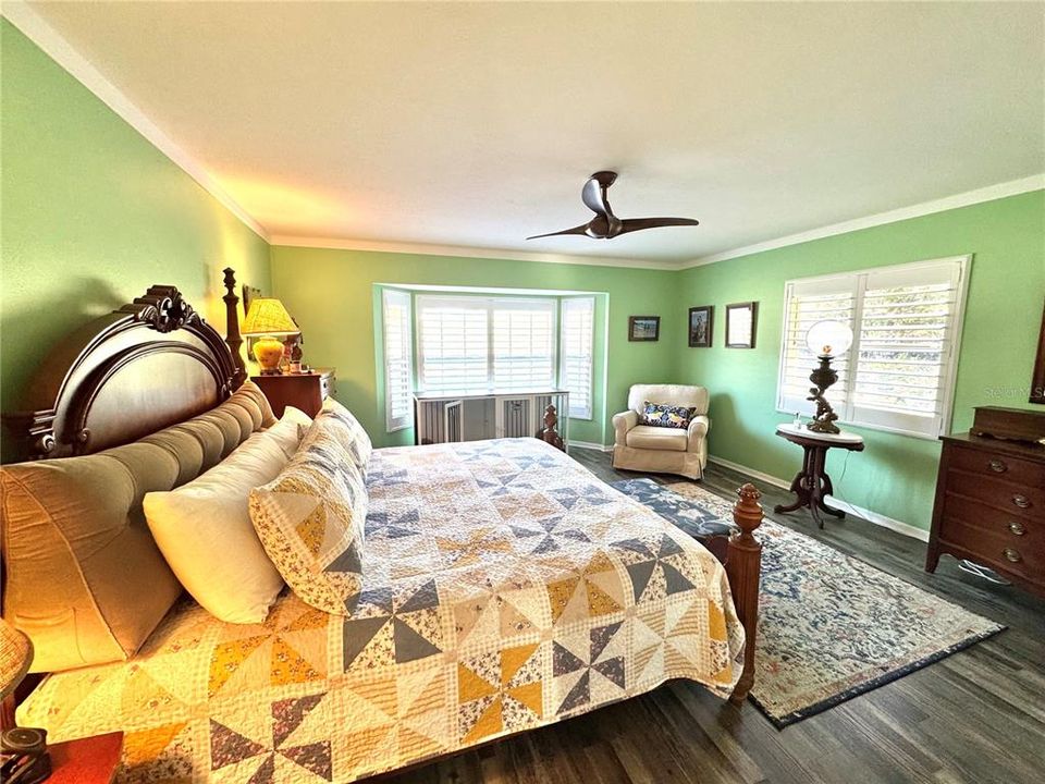 Activo con contrato: $674,900 (3 camas, 2 baños, 2082 Pies cuadrados)