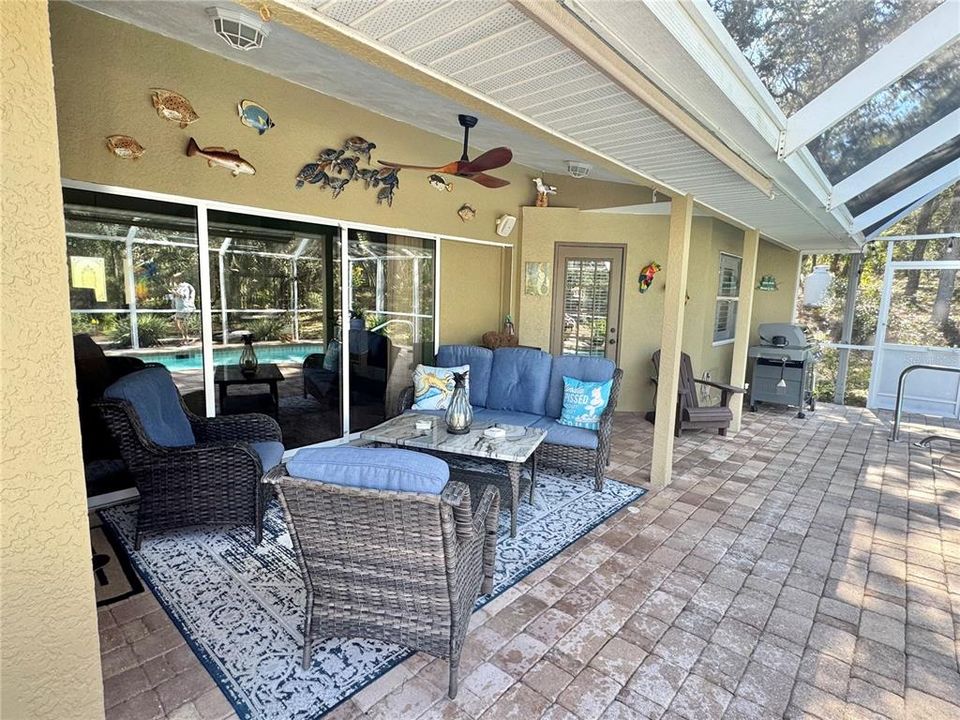 Activo con contrato: $674,900 (3 camas, 2 baños, 2082 Pies cuadrados)