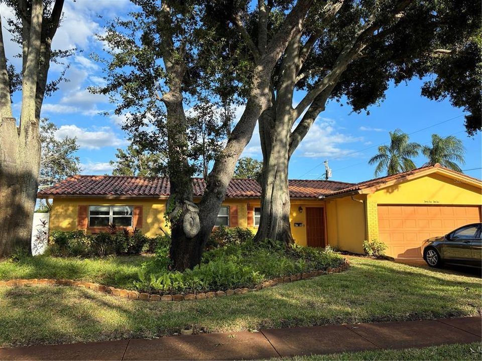 Recently Sold: $505,000 (3 beds, 2 baths, 1366 Square Feet)