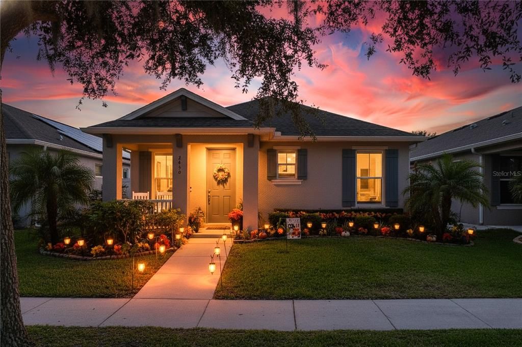 合同活跃: $299,900 (3 贝兹, 2 浴室, 1542 平方英尺)