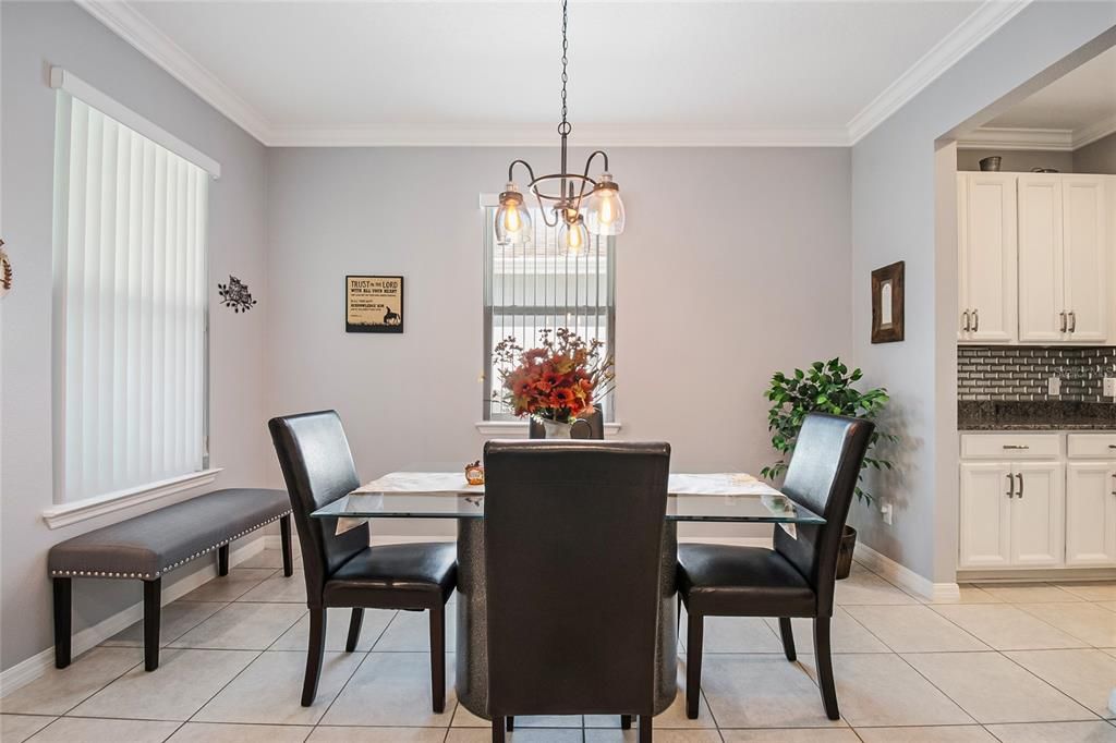 合同活跃: $299,900 (3 贝兹, 2 浴室, 1542 平方英尺)