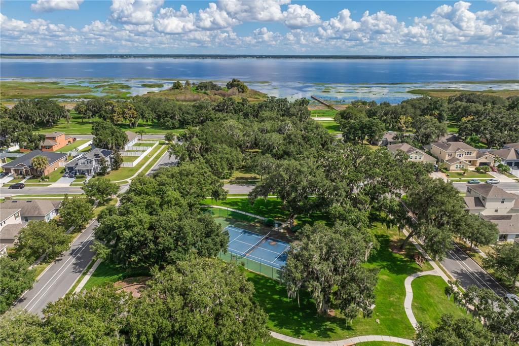 合同活跃: $299,900 (3 贝兹, 2 浴室, 1542 平方英尺)