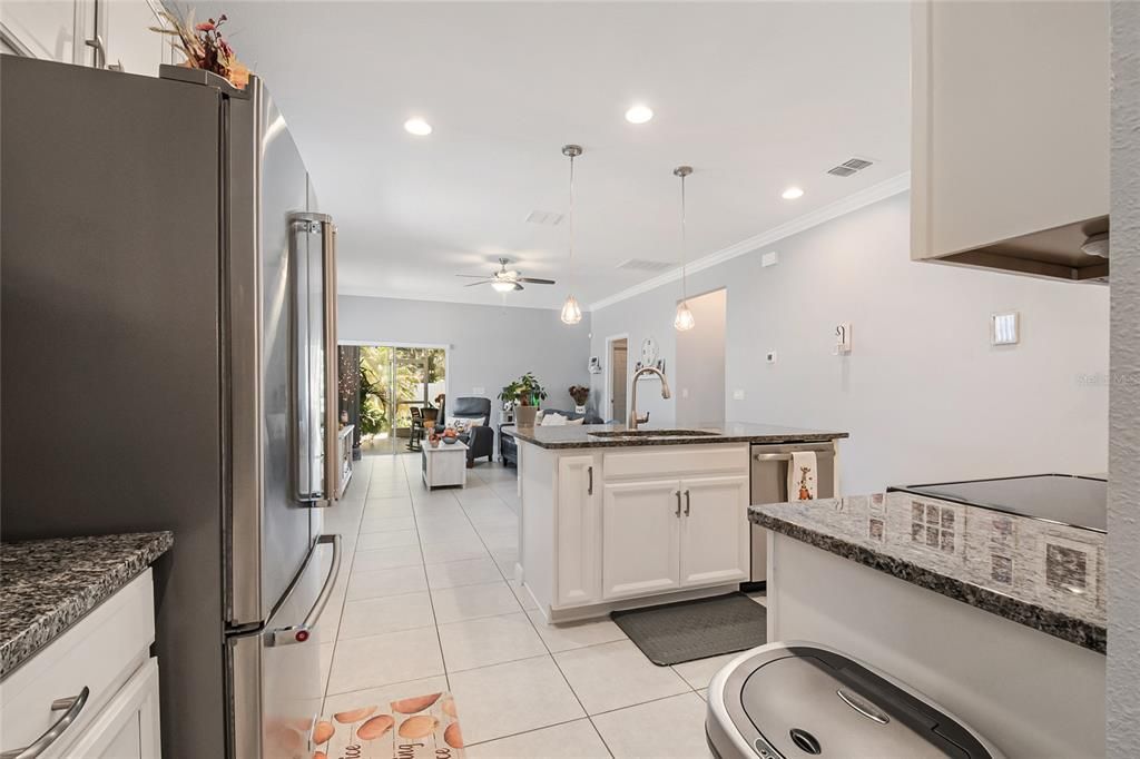 合同活跃: $299,900 (3 贝兹, 2 浴室, 1542 平方英尺)