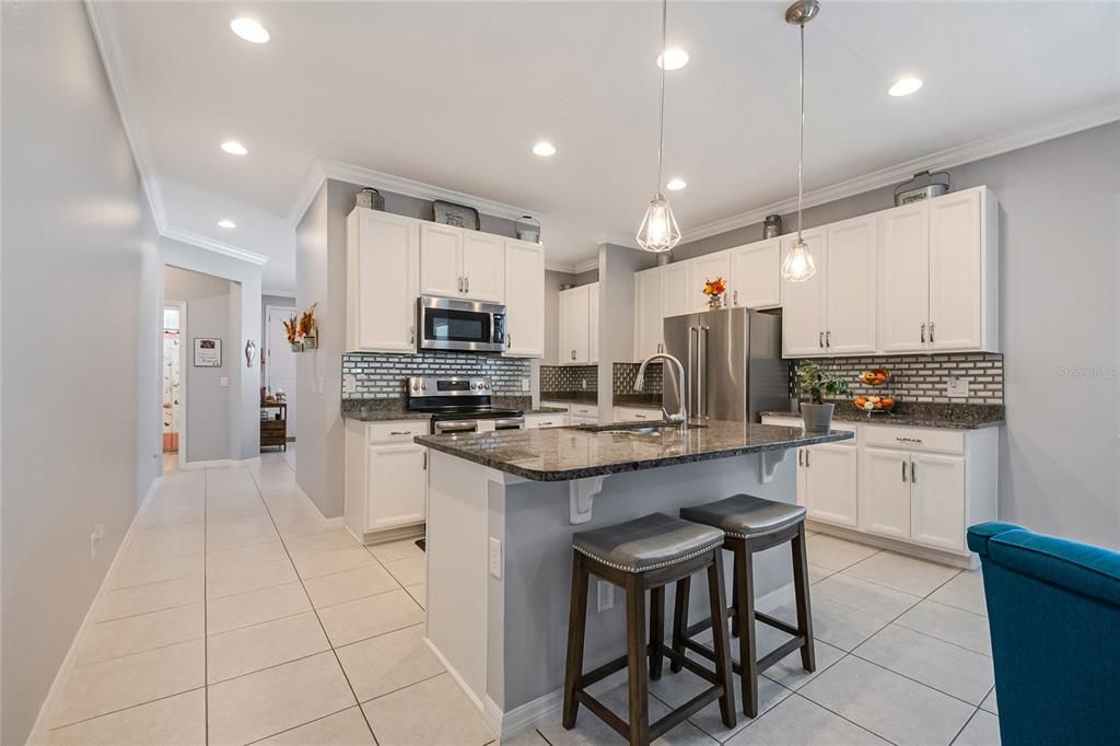 合同活跃: $299,900 (3 贝兹, 2 浴室, 1542 平方英尺)