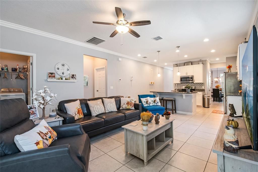 合同活跃: $299,900 (3 贝兹, 2 浴室, 1542 平方英尺)