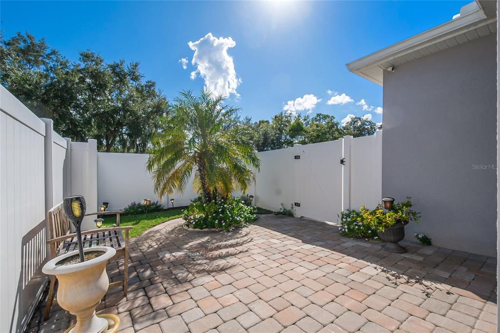 合同活跃: $299,900 (3 贝兹, 2 浴室, 1542 平方英尺)