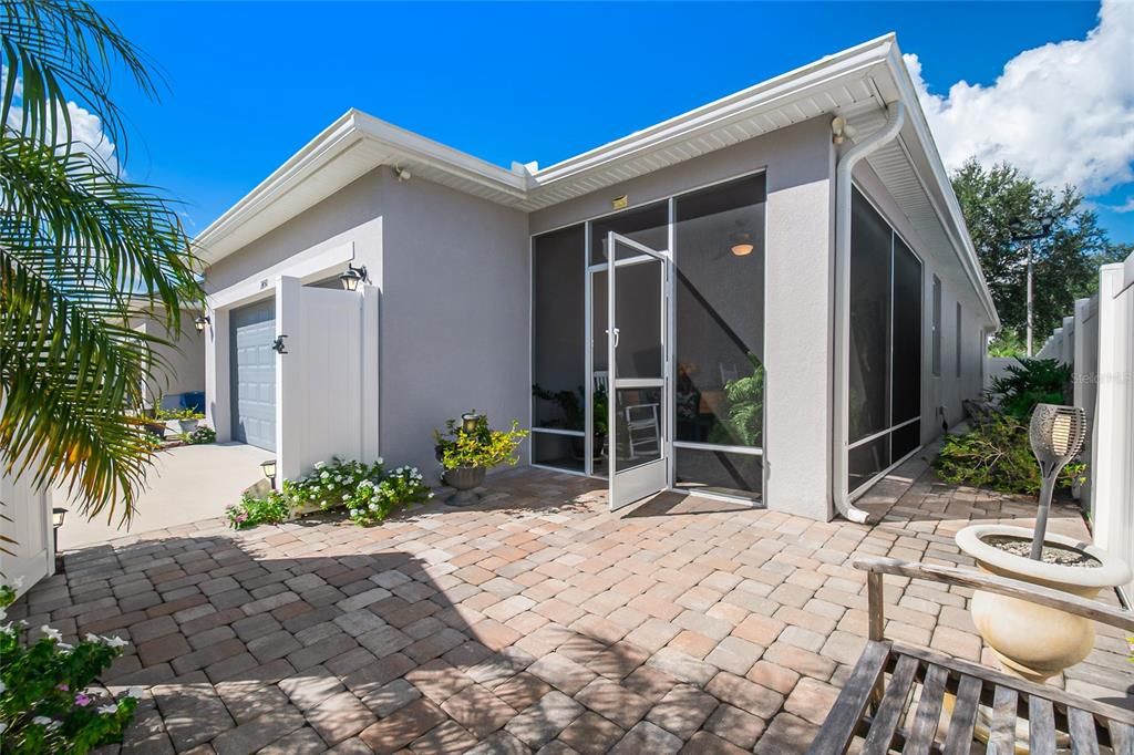 合同活跃: $299,900 (3 贝兹, 2 浴室, 1542 平方英尺)