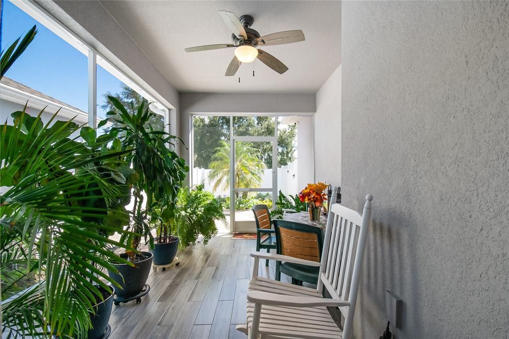 合同活跃: $299,900 (3 贝兹, 2 浴室, 1542 平方英尺)