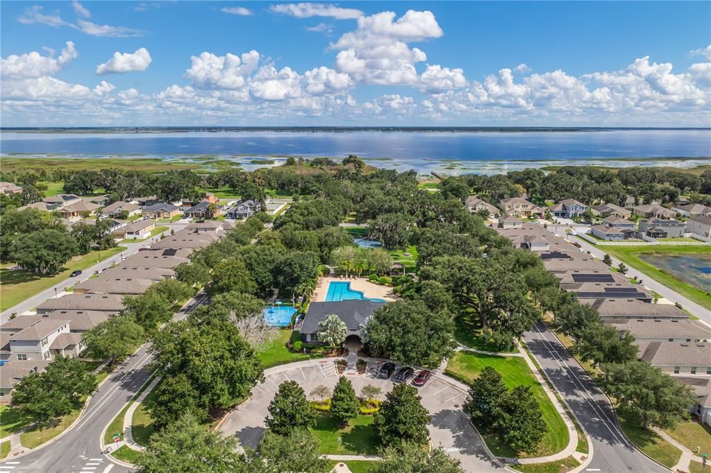 合同活跃: $299,900 (3 贝兹, 2 浴室, 1542 平方英尺)