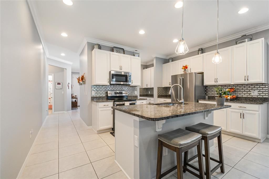 合同活跃: $299,900 (3 贝兹, 2 浴室, 1542 平方英尺)