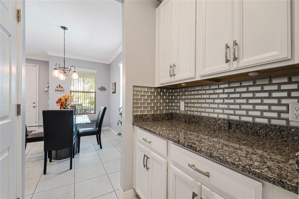 合同活跃: $299,900 (3 贝兹, 2 浴室, 1542 平方英尺)