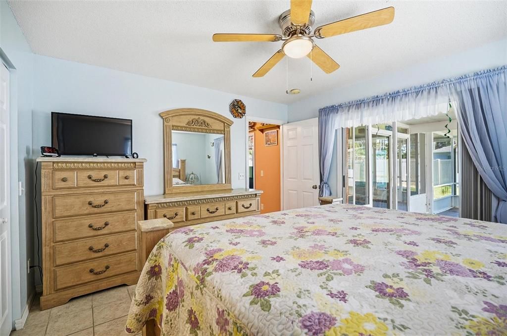 For Rent: $2,000 (3 beds, 2 baths, 1143 Square Feet)