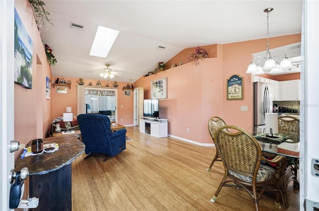 For Rent: $2,000 (3 beds, 2 baths, 1143 Square Feet)