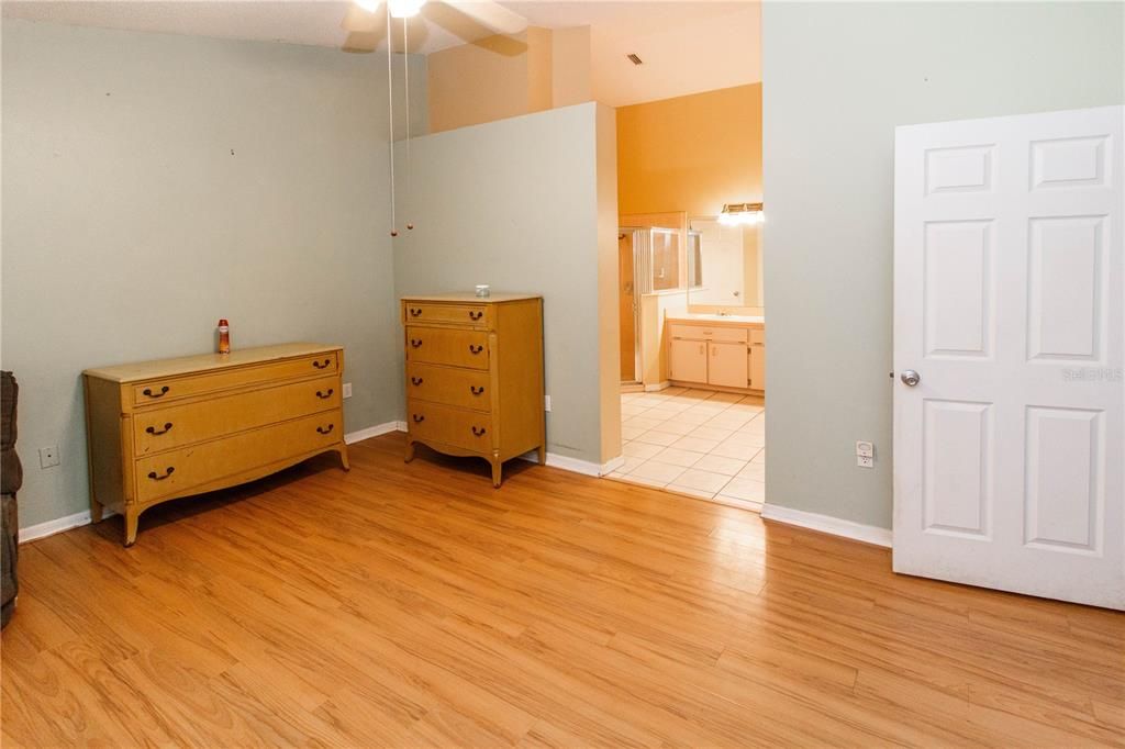 For Sale: $315,000 (3 beds, 2 baths, 1548 Square Feet)