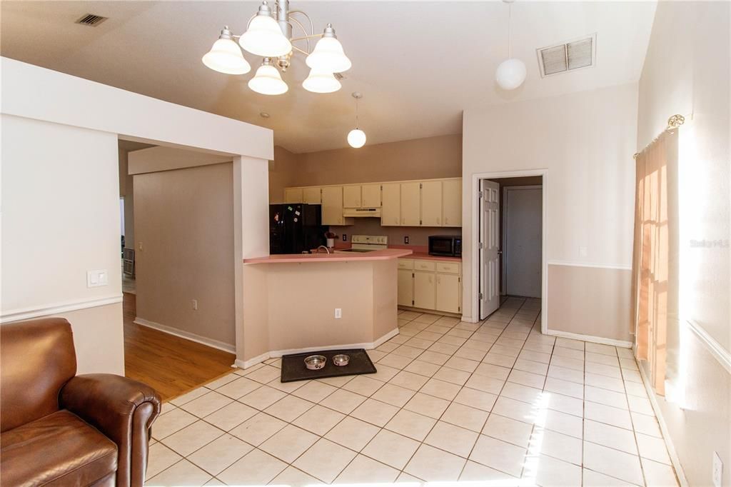 For Sale: $315,000 (3 beds, 2 baths, 1548 Square Feet)
