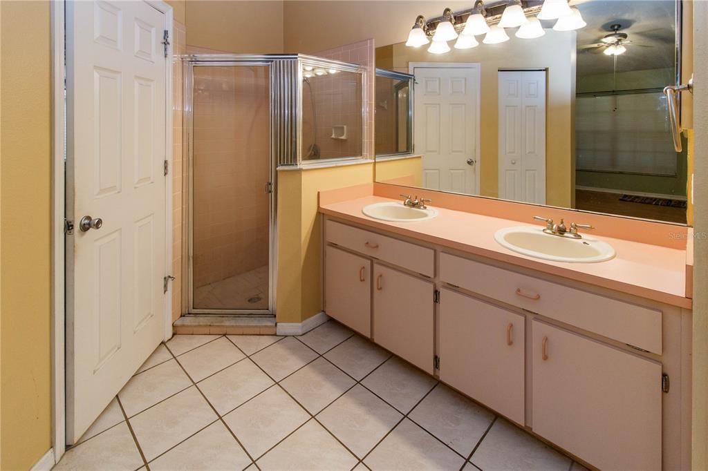 For Sale: $315,000 (3 beds, 2 baths, 1548 Square Feet)