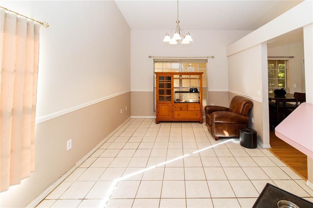 For Sale: $315,000 (3 beds, 2 baths, 1548 Square Feet)