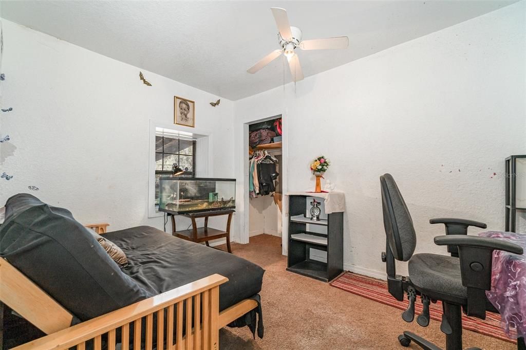 Active With Contract: $225,000 (3 beds, 1 baths, 1288 Square Feet)