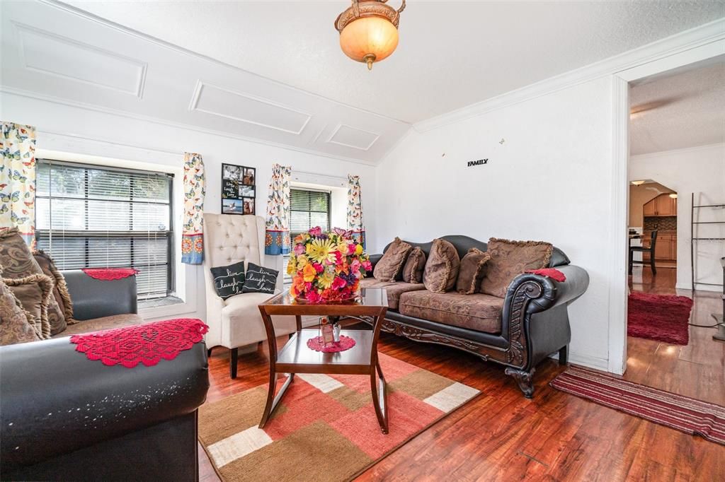 Active With Contract: $225,000 (3 beds, 1 baths, 1288 Square Feet)