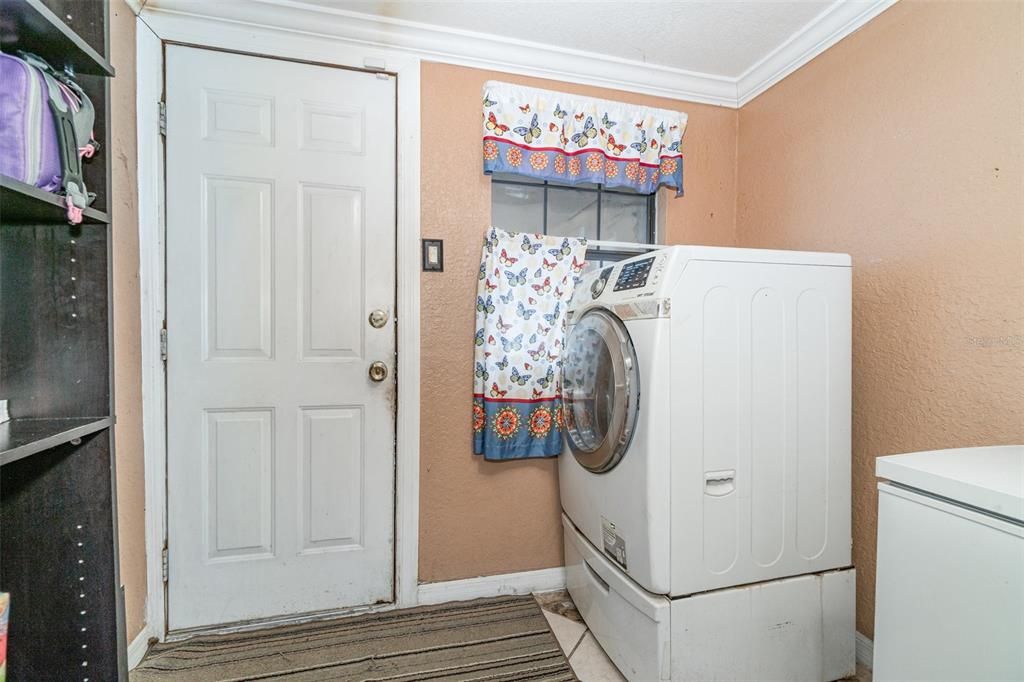 Active With Contract: $225,000 (3 beds, 1 baths, 1288 Square Feet)