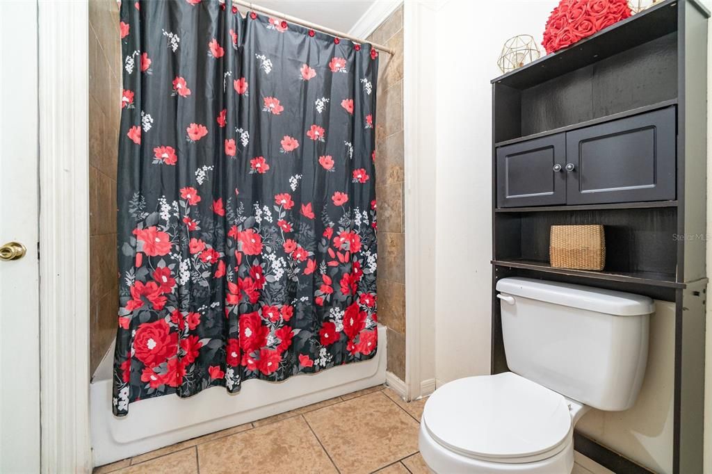 Active With Contract: $225,000 (3 beds, 1 baths, 1288 Square Feet)