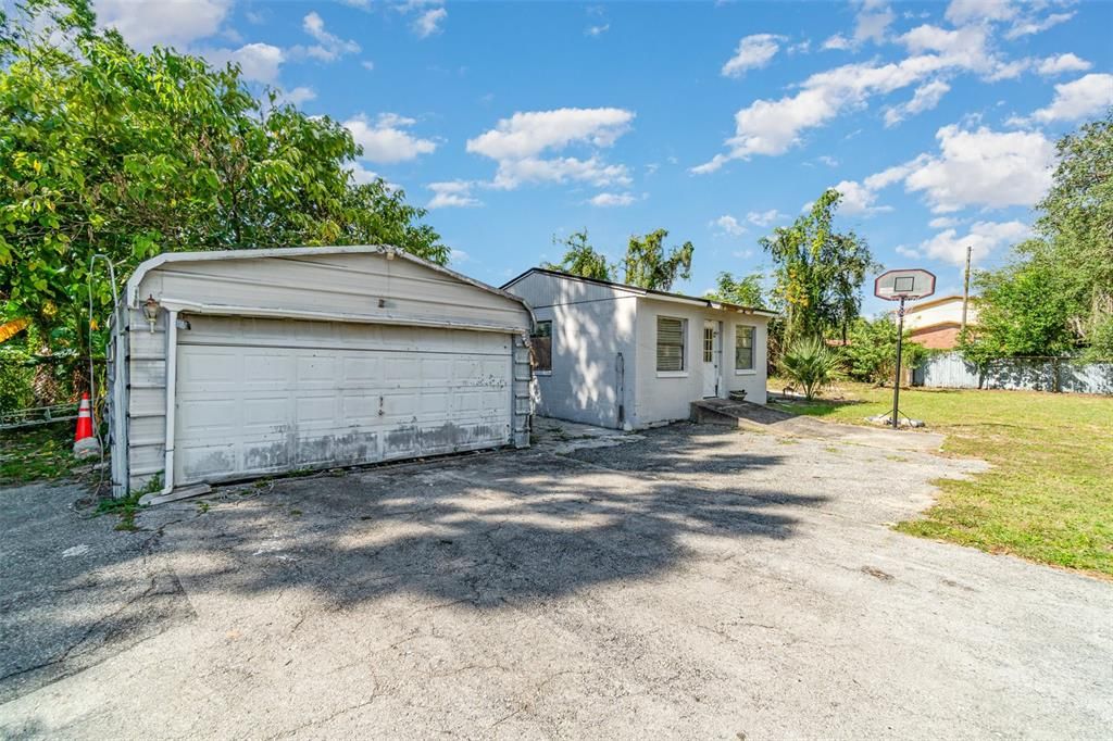 Active With Contract: $225,000 (3 beds, 1 baths, 1288 Square Feet)