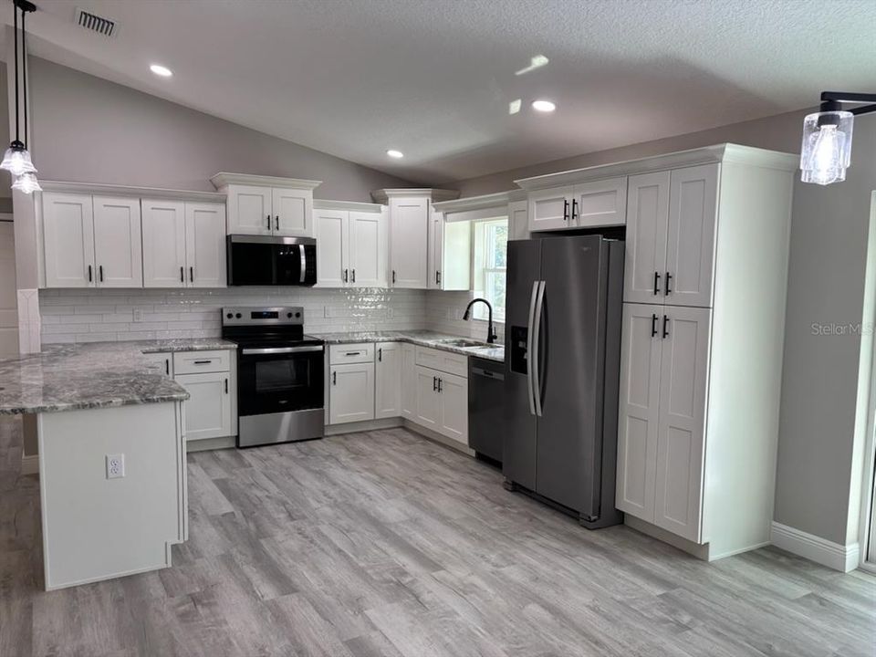 En Venta: $269,900 (4 camas, 2 baños, 1758 Pies cuadrados)