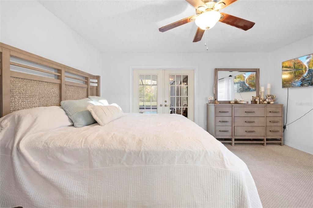 Active With Contract: $324,999 (3 beds, 2 baths, 1554 Square Feet)