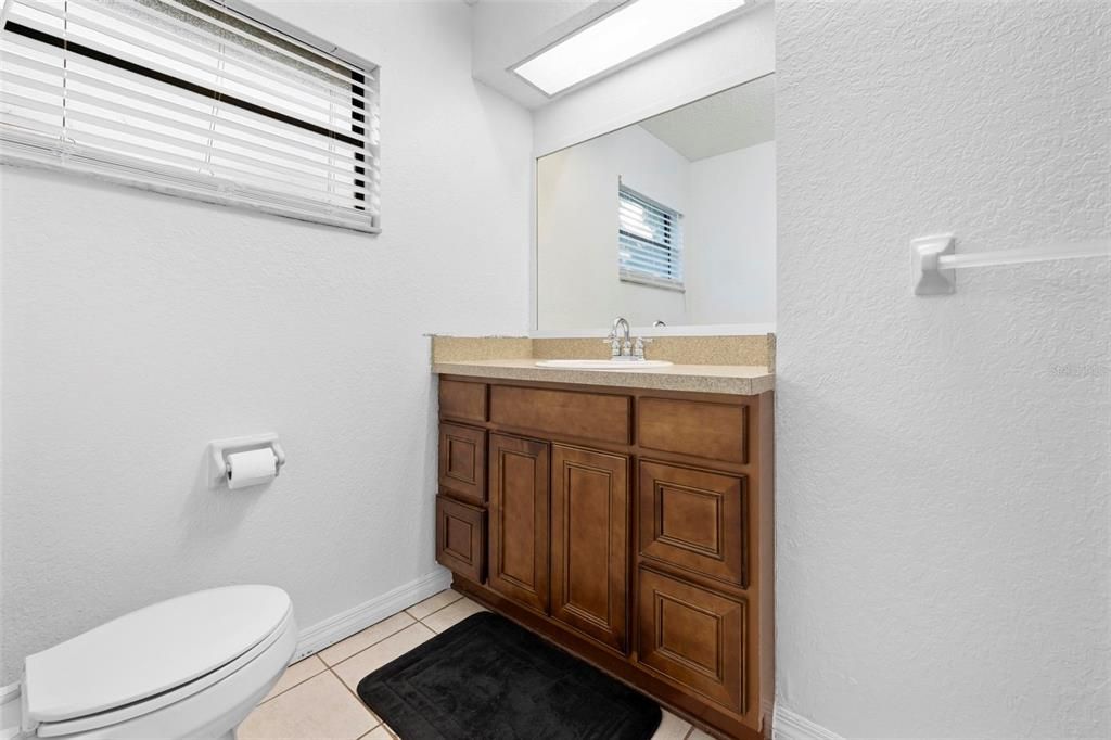 Active With Contract: $324,999 (3 beds, 2 baths, 1554 Square Feet)