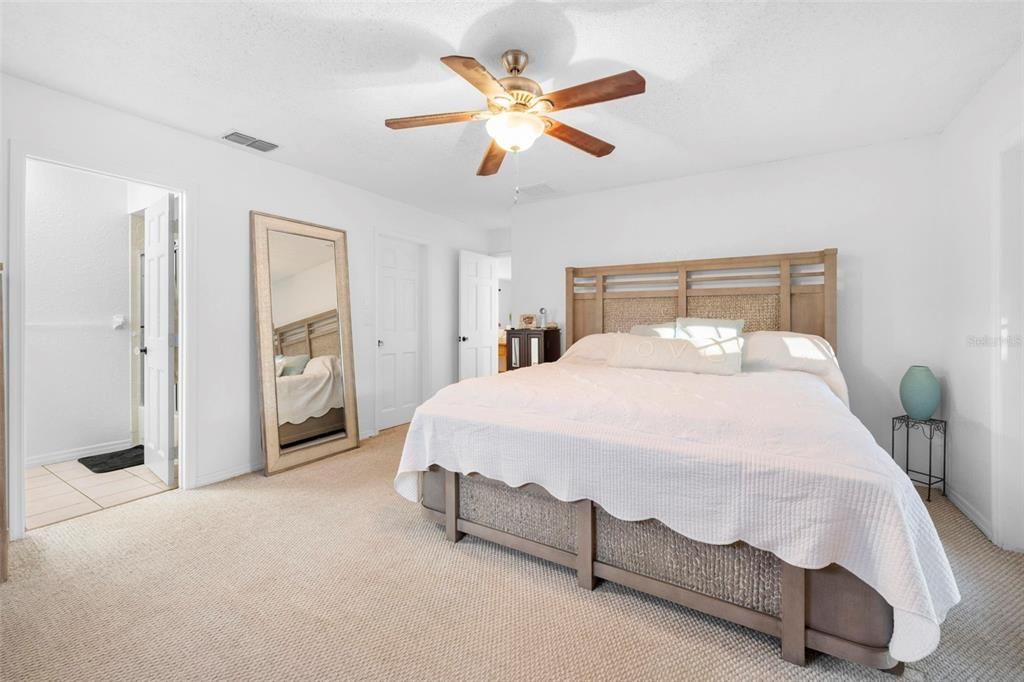 Active With Contract: $324,999 (3 beds, 2 baths, 1554 Square Feet)