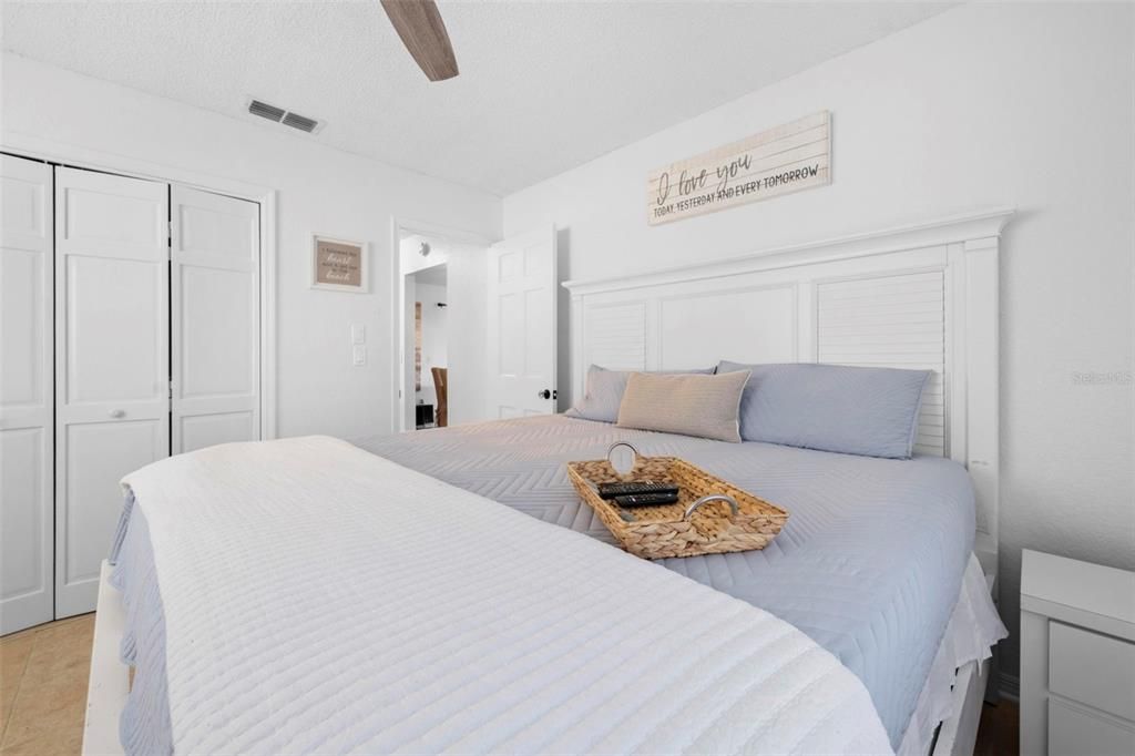 Active With Contract: $324,999 (3 beds, 2 baths, 1554 Square Feet)