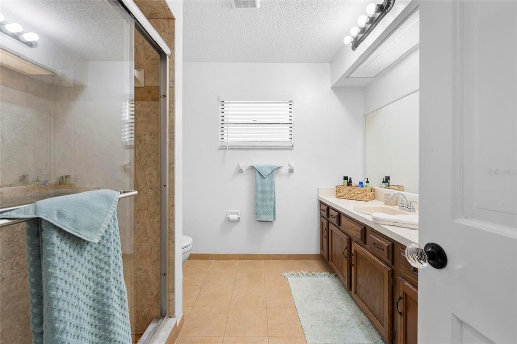 Active With Contract: $324,999 (3 beds, 2 baths, 1554 Square Feet)