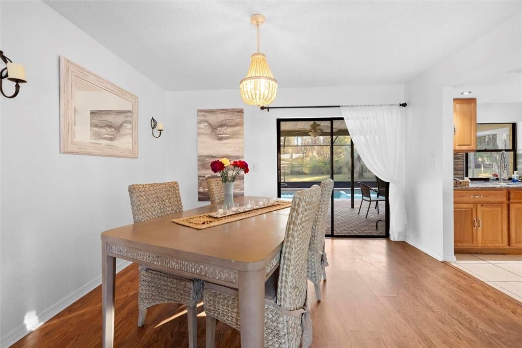 Active With Contract: $324,999 (3 beds, 2 baths, 1554 Square Feet)