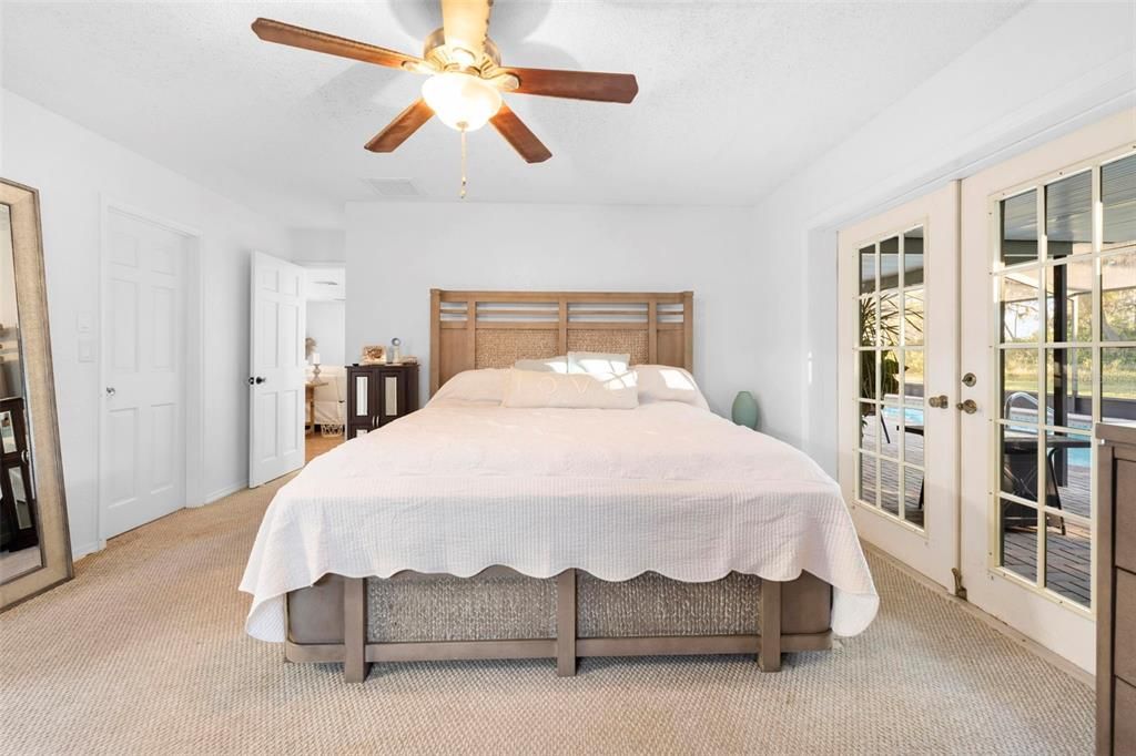 Active With Contract: $324,999 (3 beds, 2 baths, 1554 Square Feet)