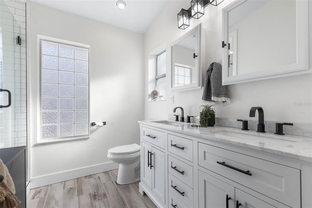 For Sale: $549,000 (3 beds, 3 baths, 2007 Square Feet)