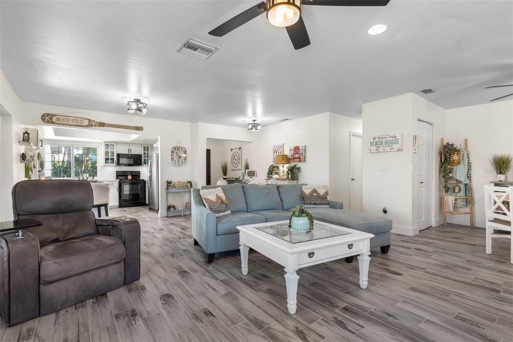 For Sale: $549,000 (3 beds, 3 baths, 2007 Square Feet)